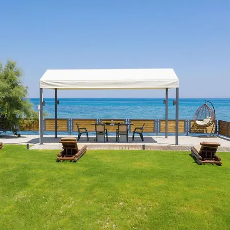 Venetico Beachfront & - Sea View *